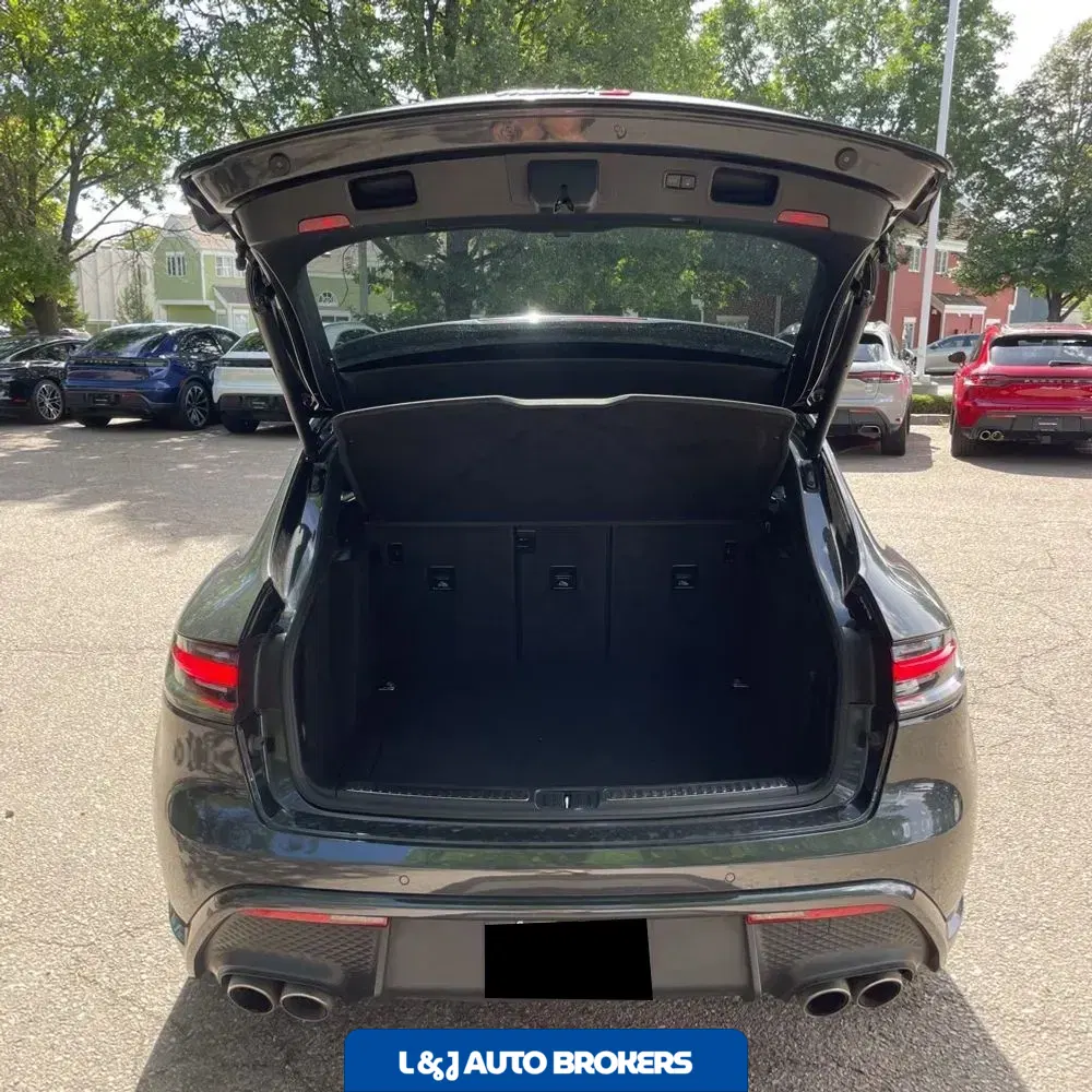 2022 Porsche Macan S
