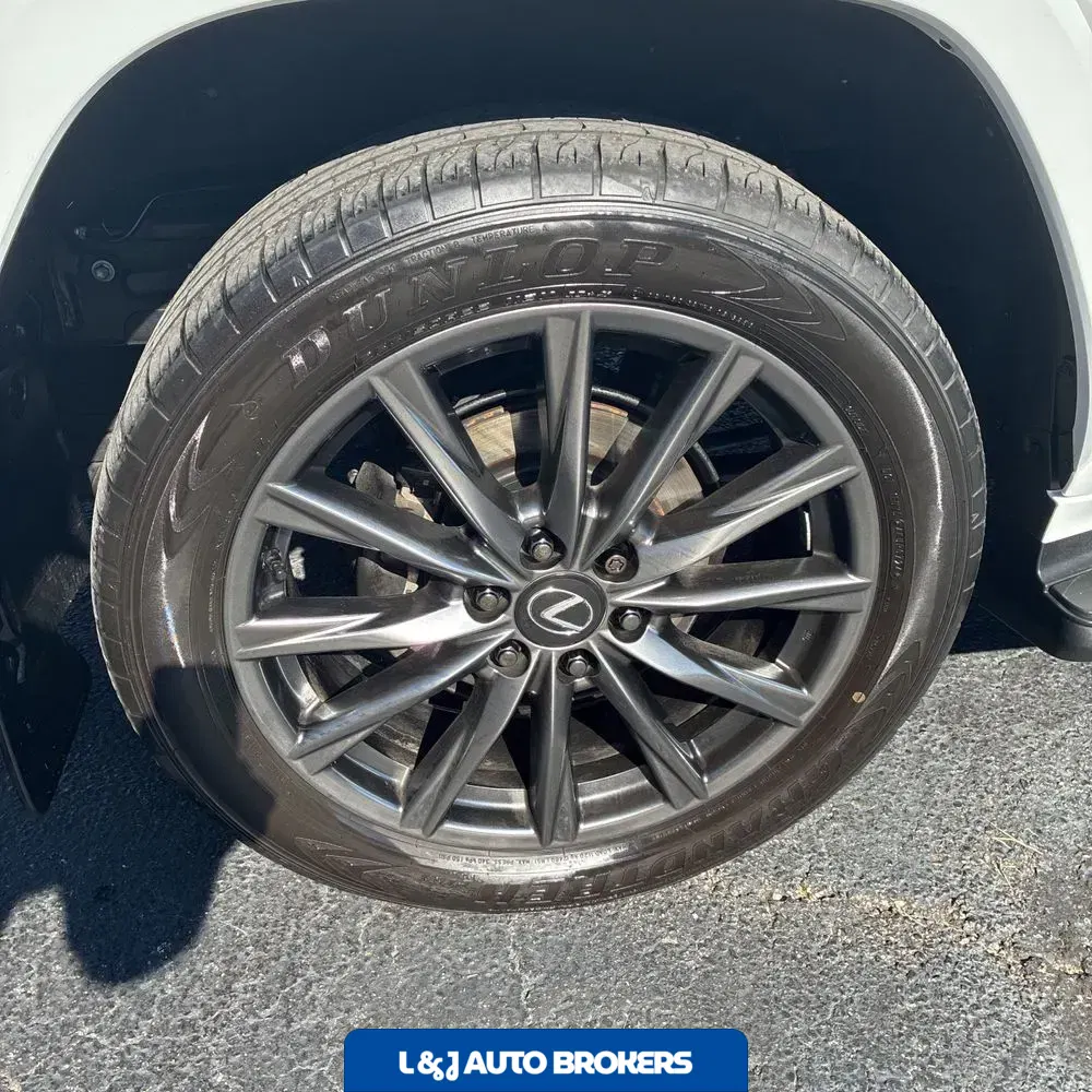 2024 Lexus LX 600 F SPORT Handling