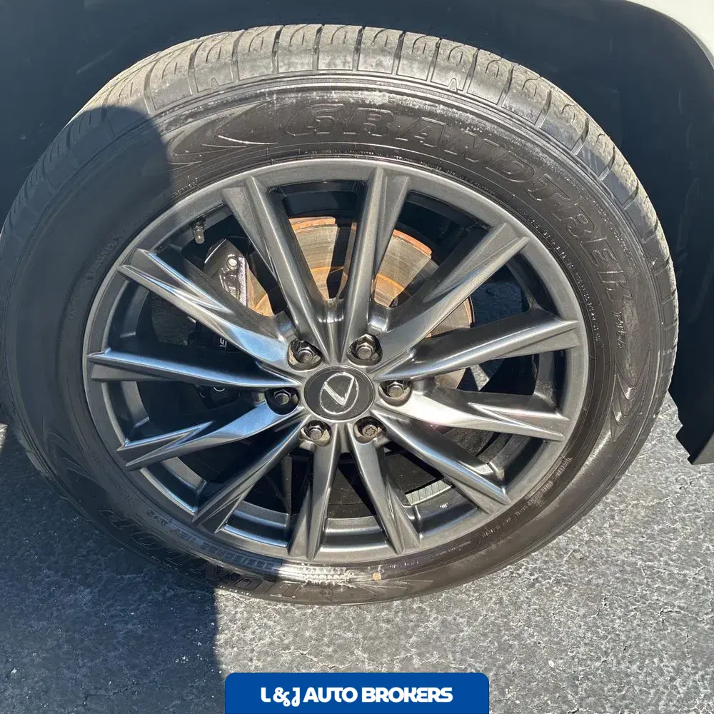 2024 Lexus LX 600 F SPORT Handling