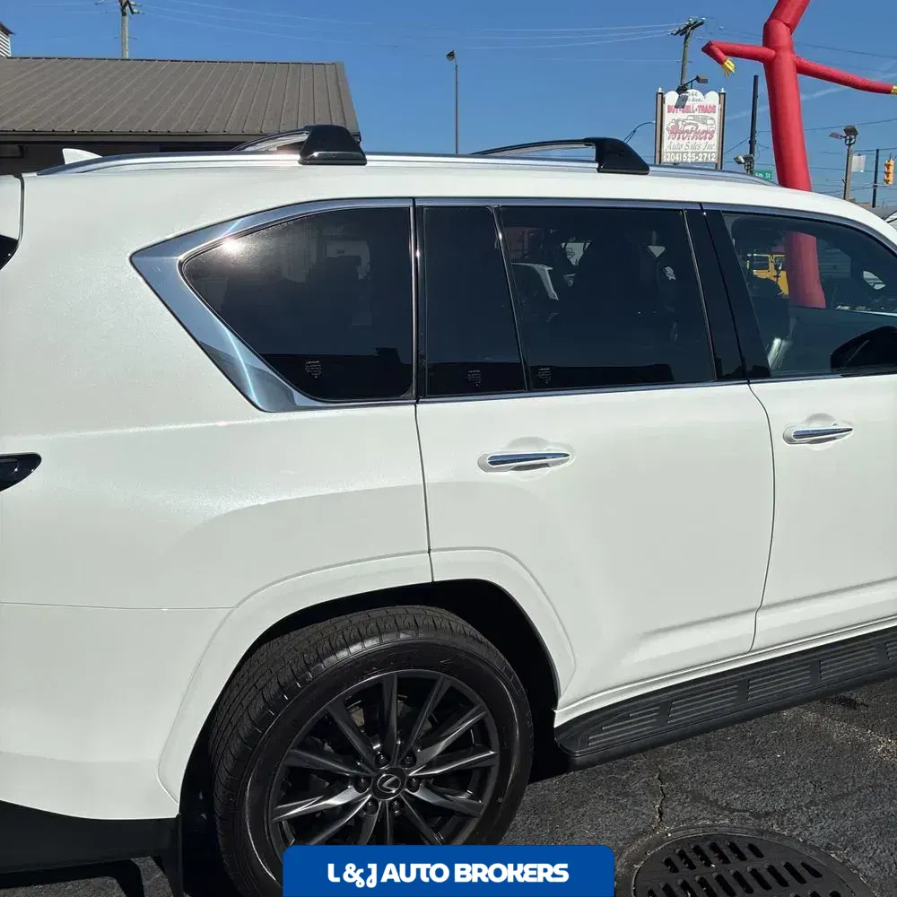 2024 Lexus LX 600 F SPORT Handling
