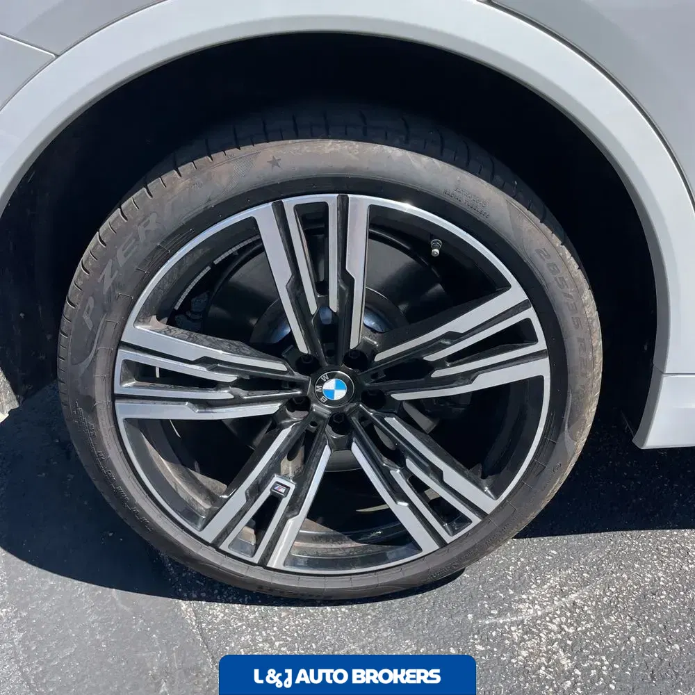 2024 BMW X7 M60i