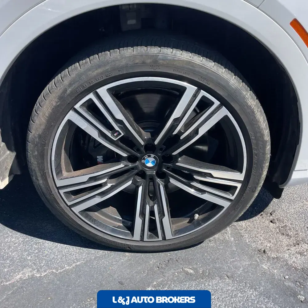 2024 BMW X7 M60i