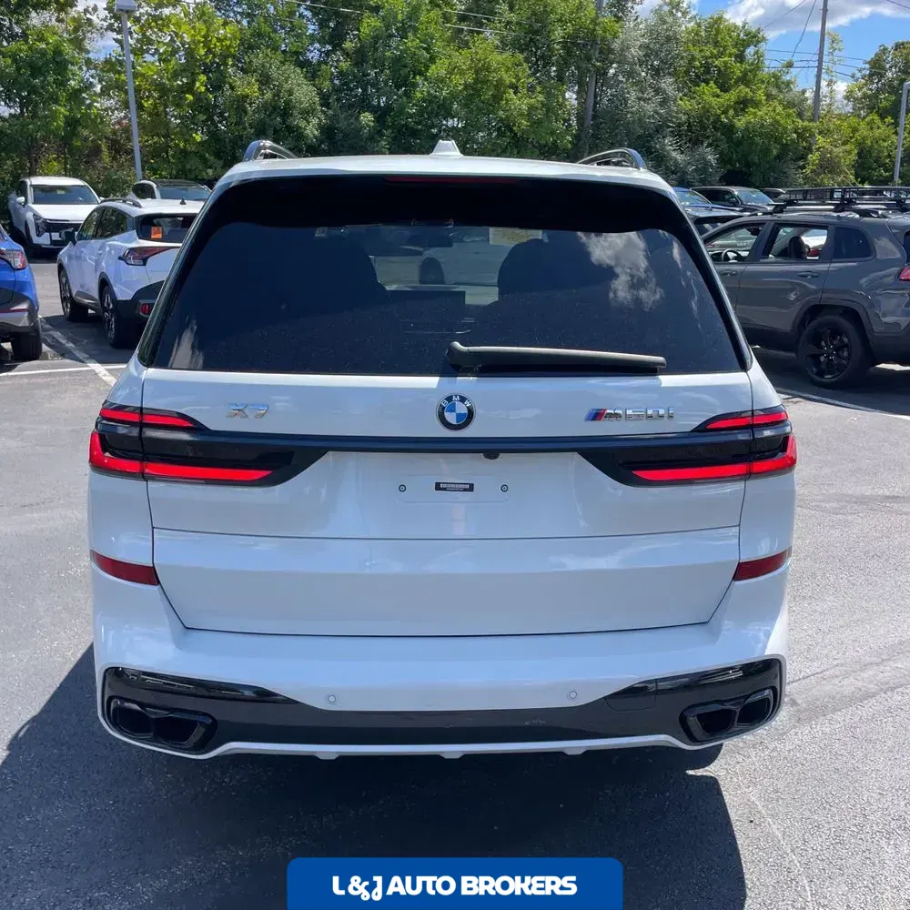 2024 BMW X7 M60i