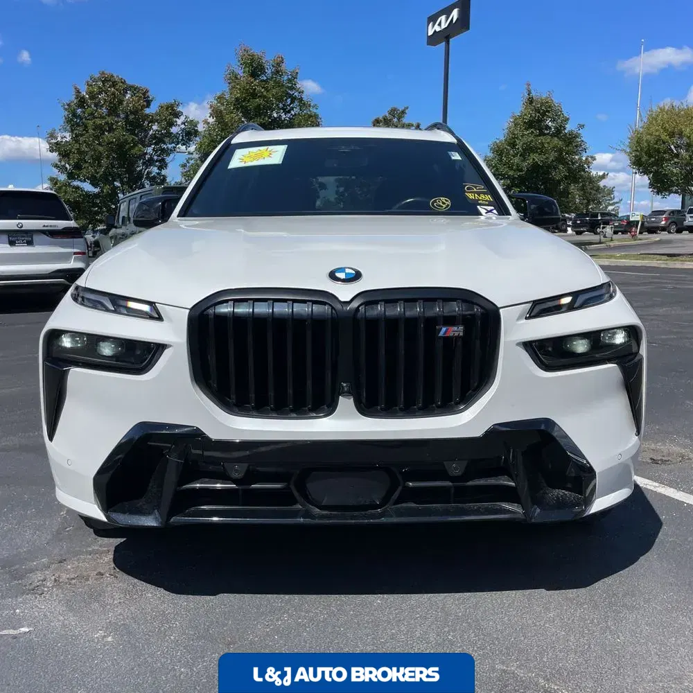 2024 BMW X7 M60i