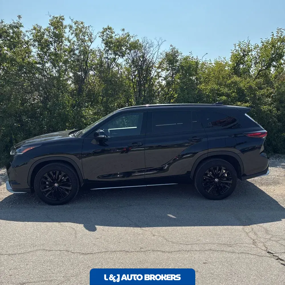 2025 Toyota Highlander XSE
