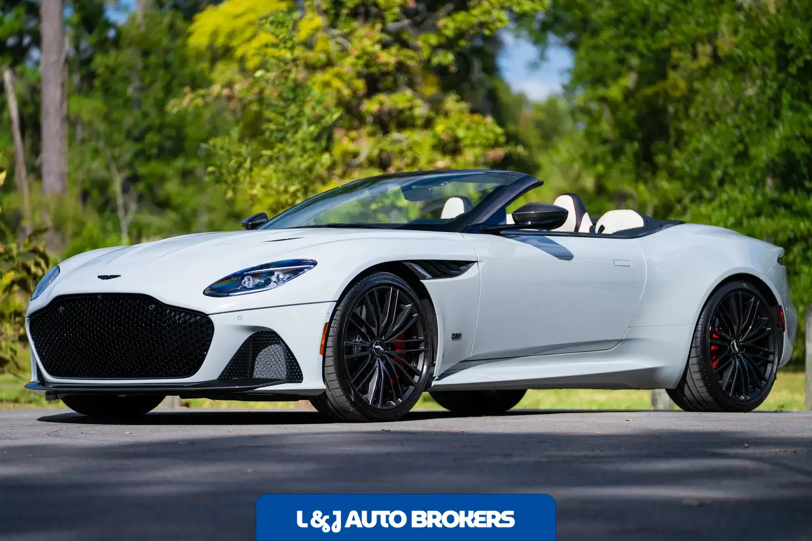 2023 Aston Martin DBS Volante