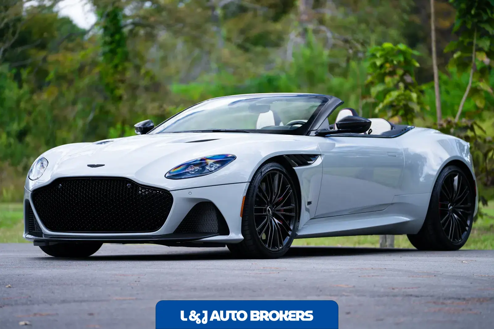 2023 Aston Martin DBS Volante