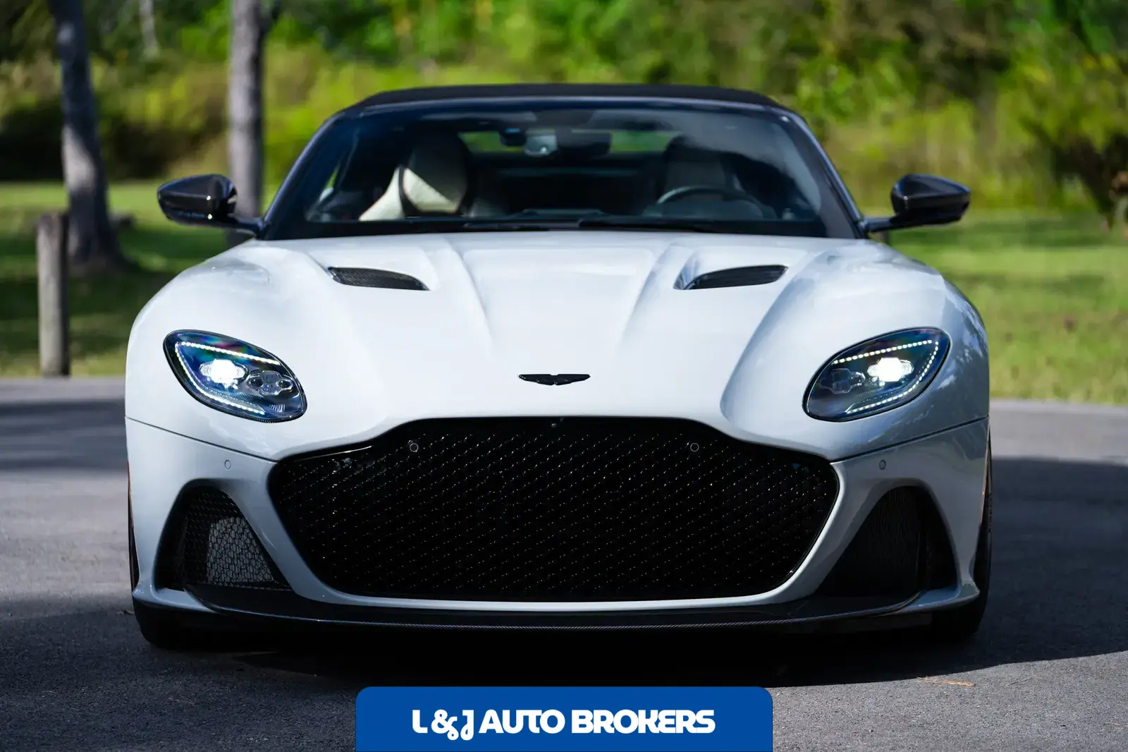 2023 Aston Martin DBS Volante