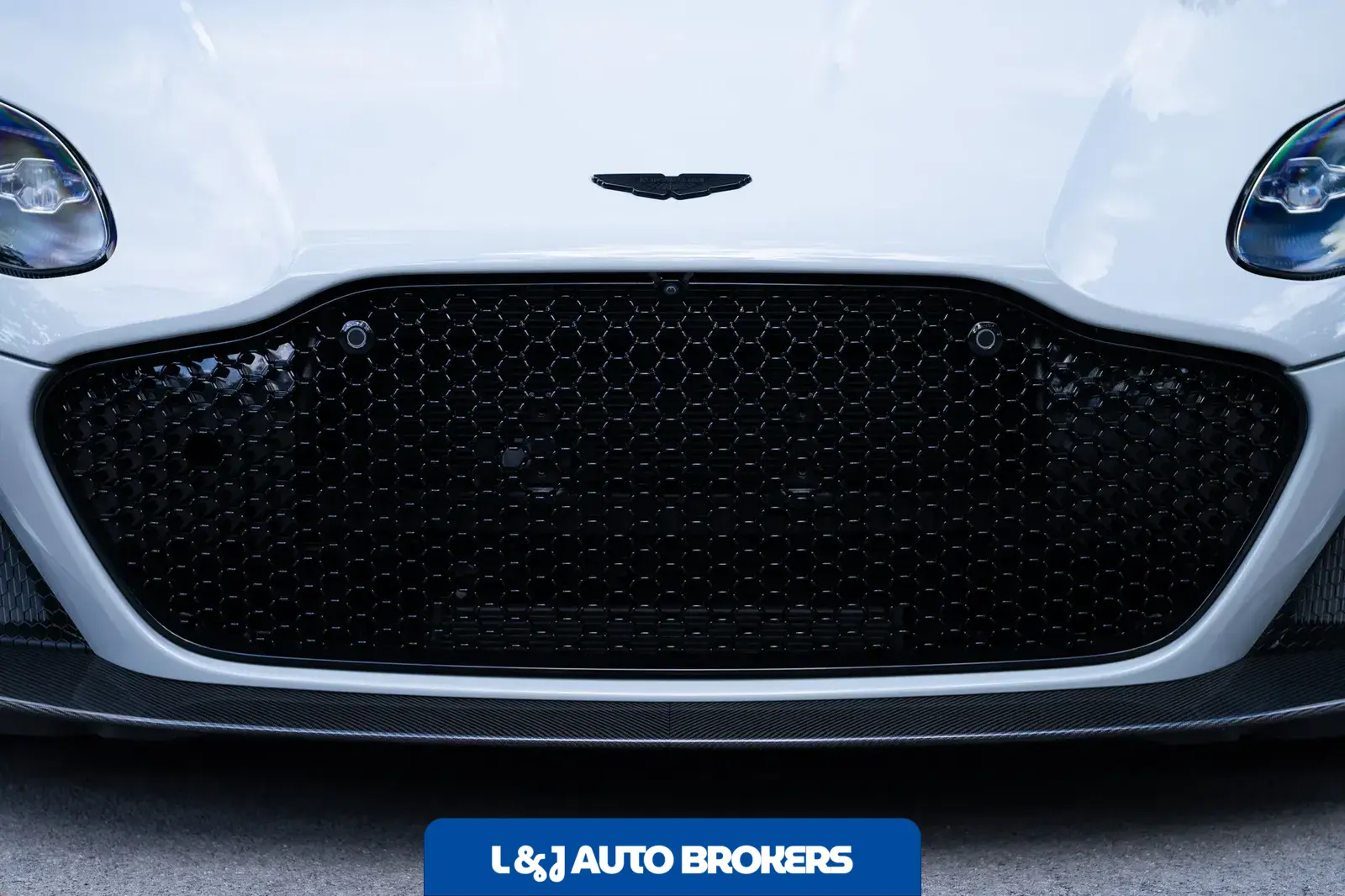 2023 Aston Martin DBS Volante