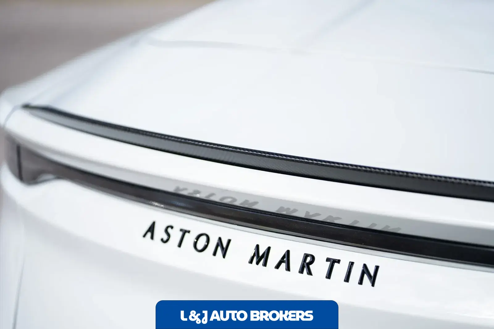 2023 Aston Martin DBS Volante
