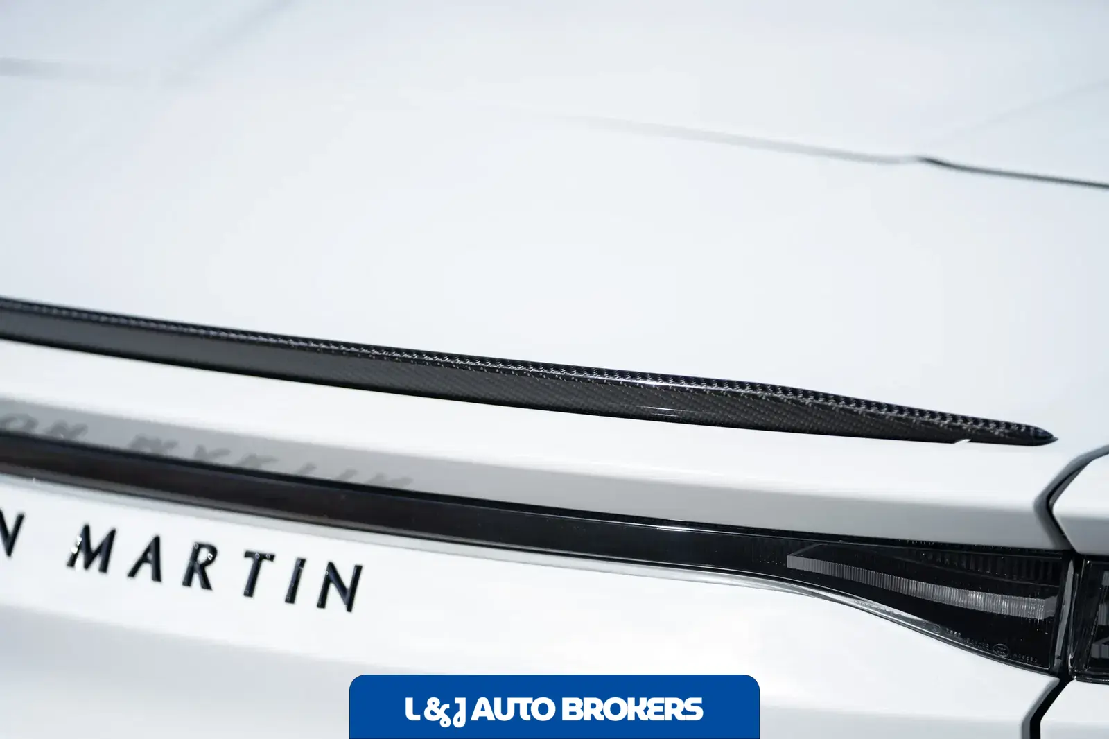 2023 Aston Martin DBS Volante