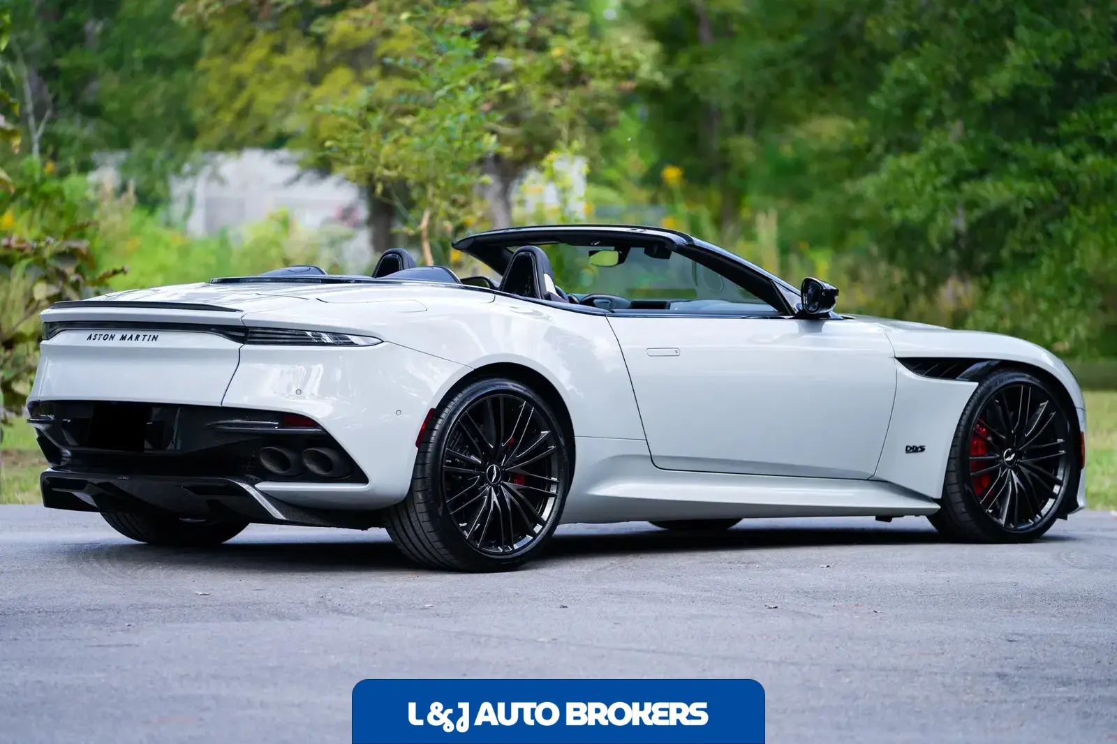 2023 Aston Martin DBS Volante