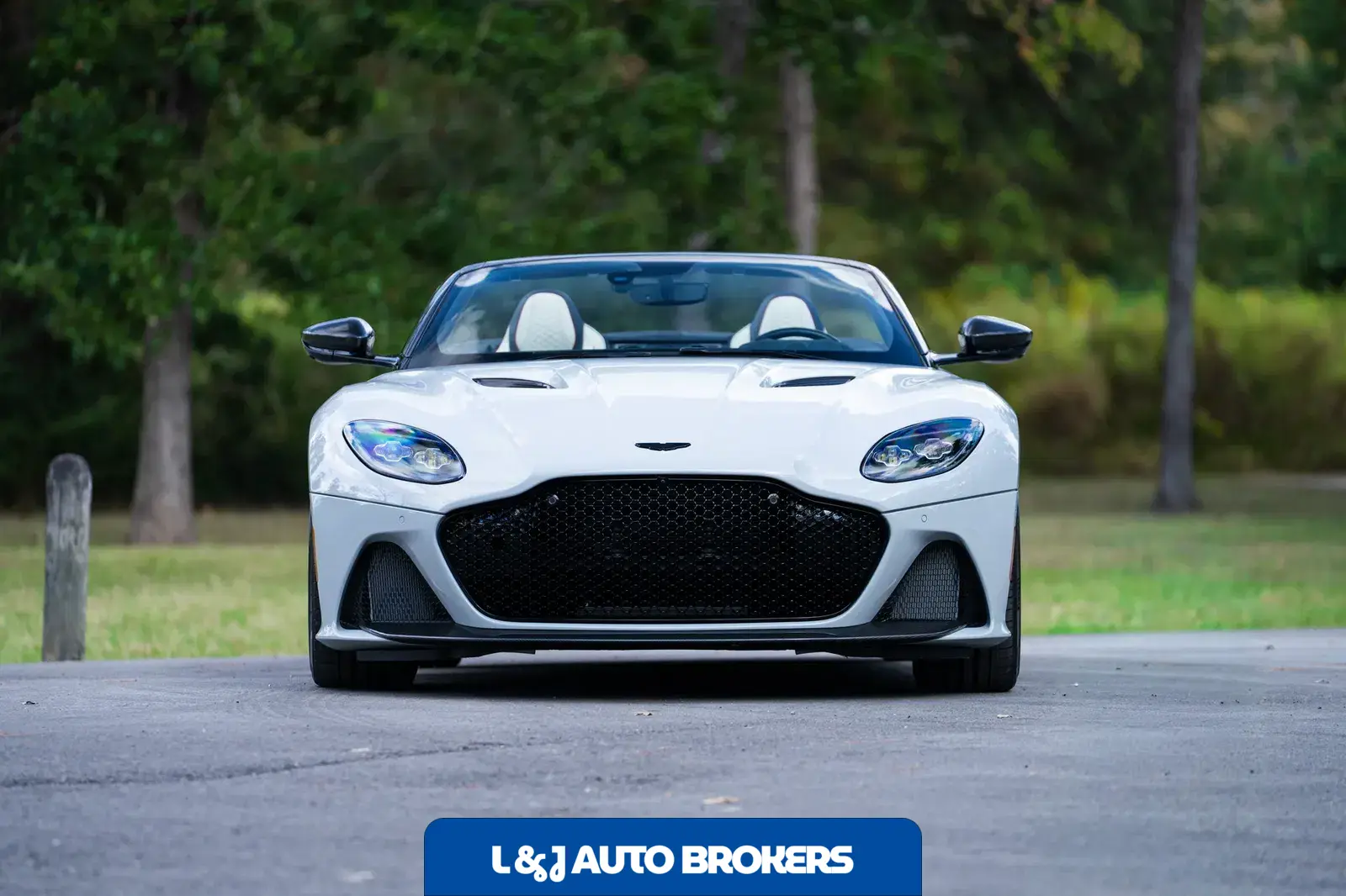 2023 Aston Martin DBS Volante