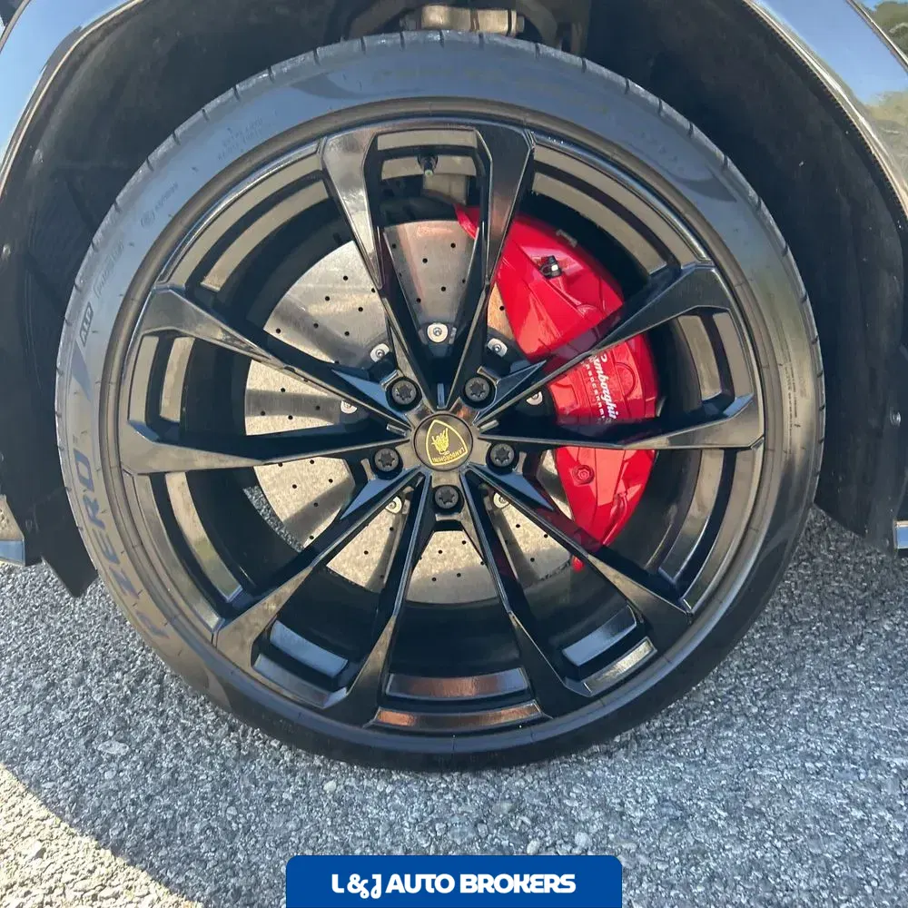 2020 Lamborghini Urus Base