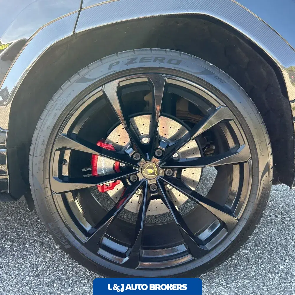 2020 Lamborghini Urus Base