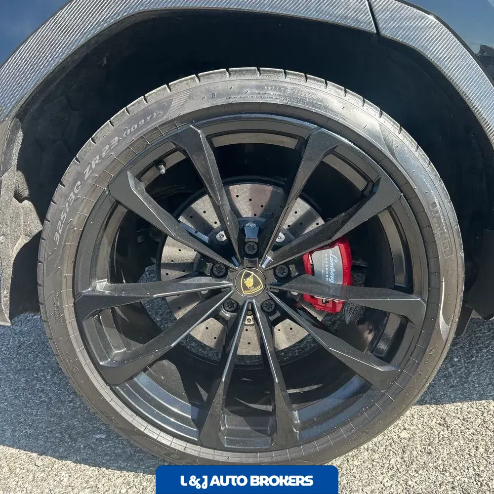 2020 Lamborghini Urus Base