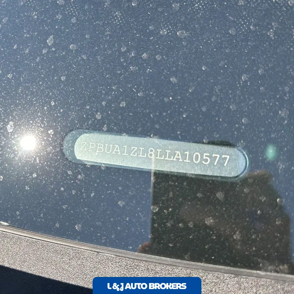 2020 Lamborghini Urus Base