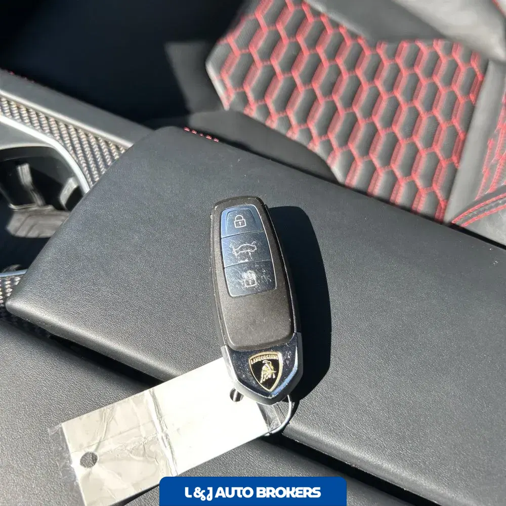 2020 Lamborghini Urus Base