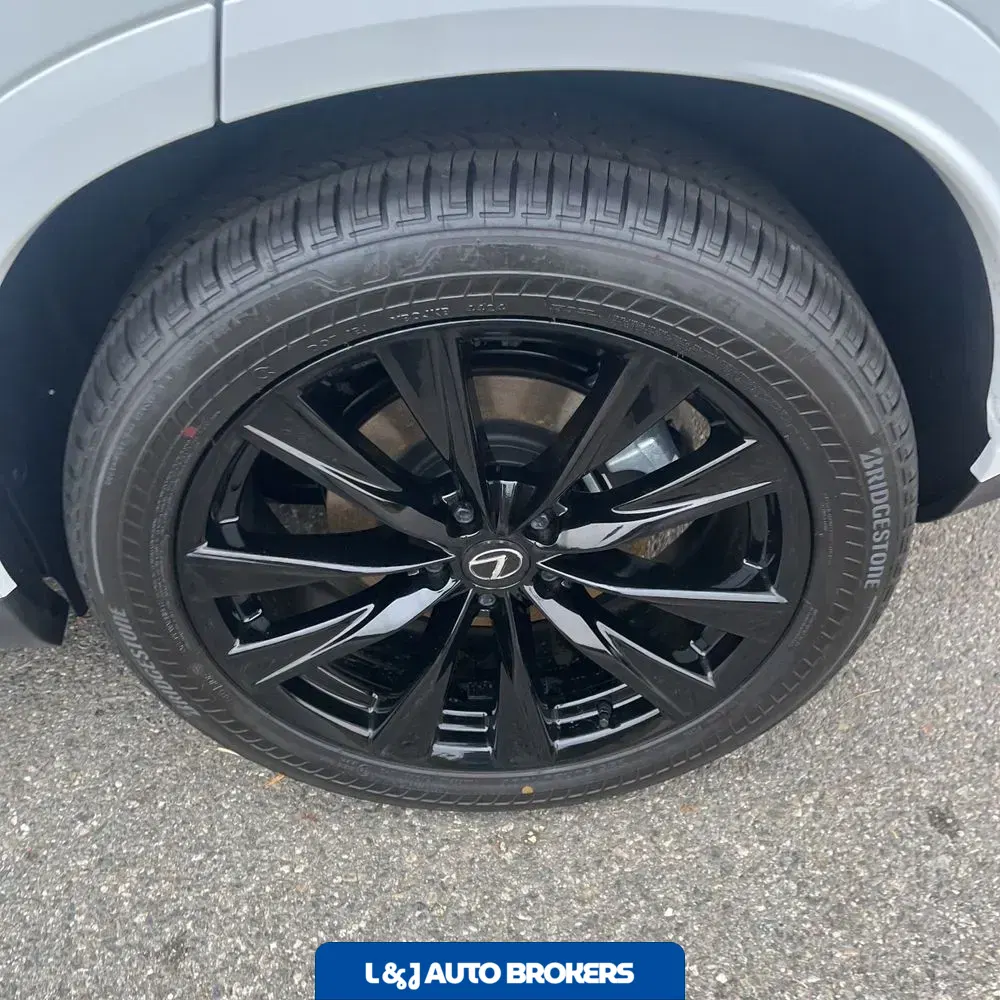 2025 Lexus NX 450h+ F SPORT Handling