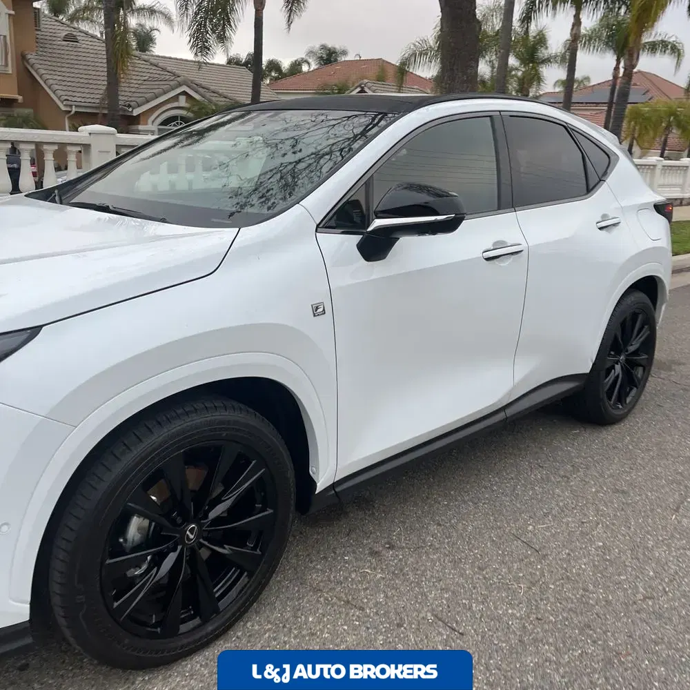 2025 Lexus NX 450h+ F SPORT Handling
