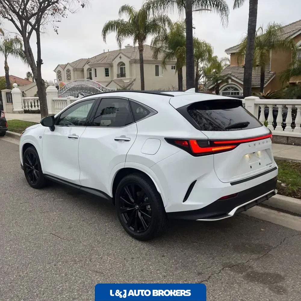 2025 Lexus NX 450h+ F SPORT Handling