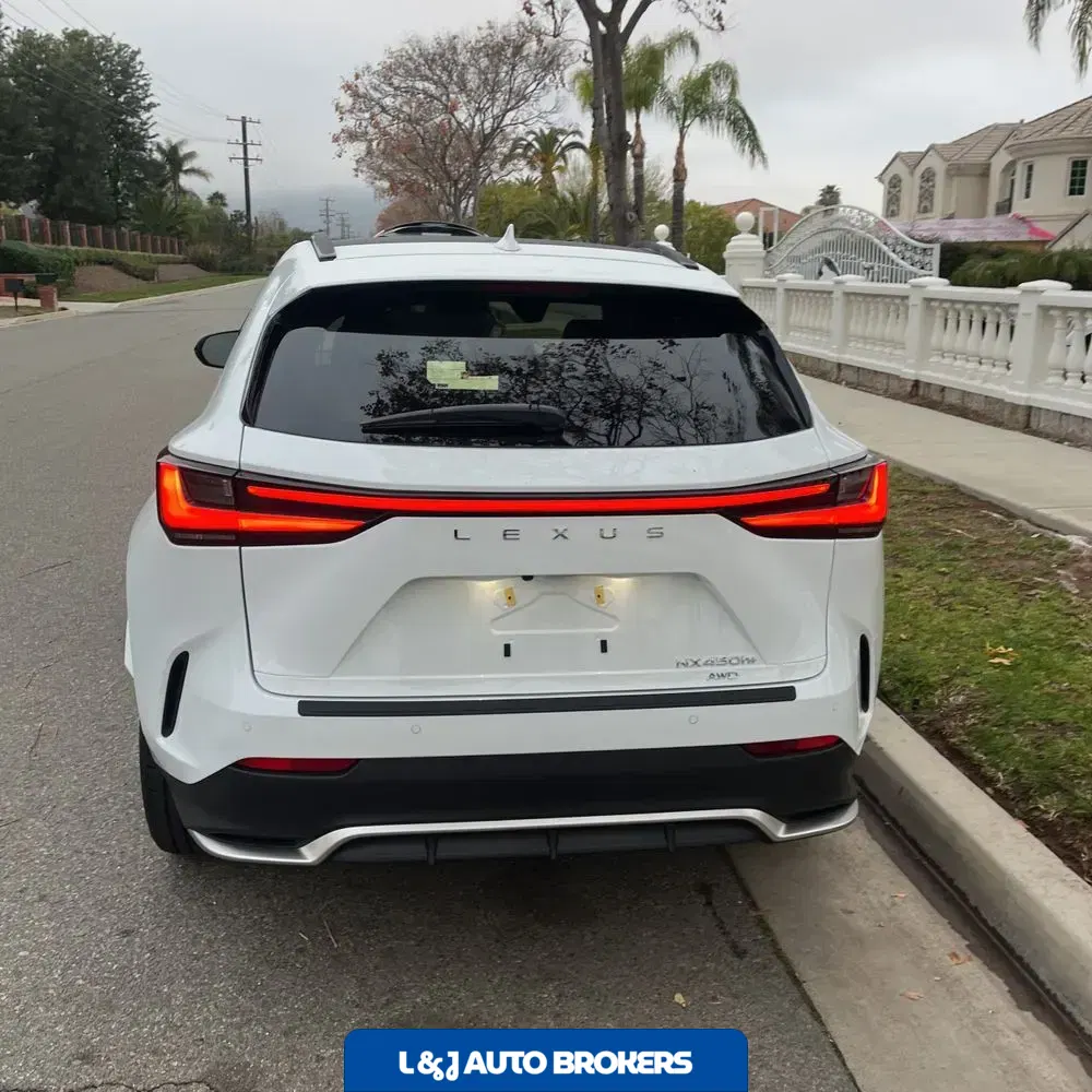 2025 Lexus NX 450h+ F SPORT Handling