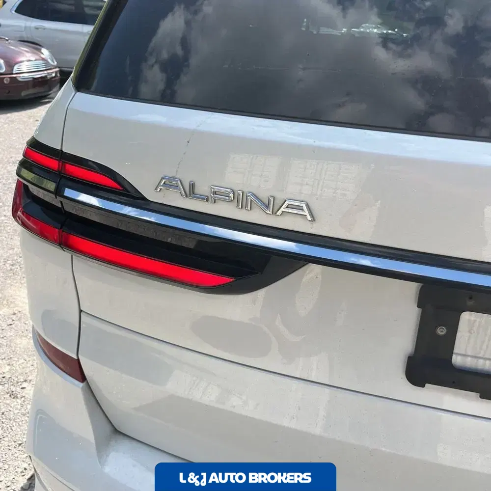 2024 BMW X7 Alpina XB7