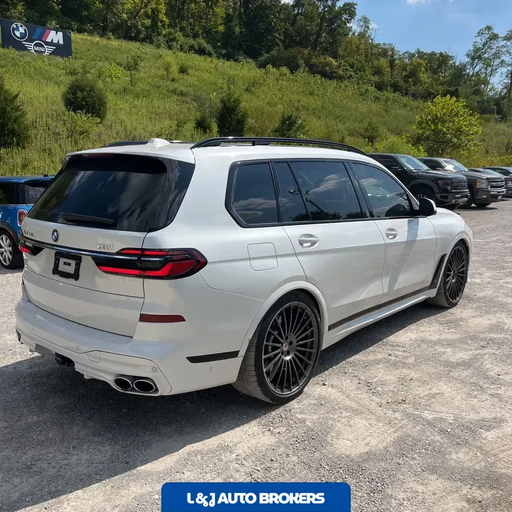 2024 BMW X7 Alpina XB7