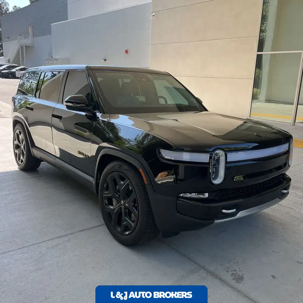 2024 Rivian R1S Adventure Dual-Motor