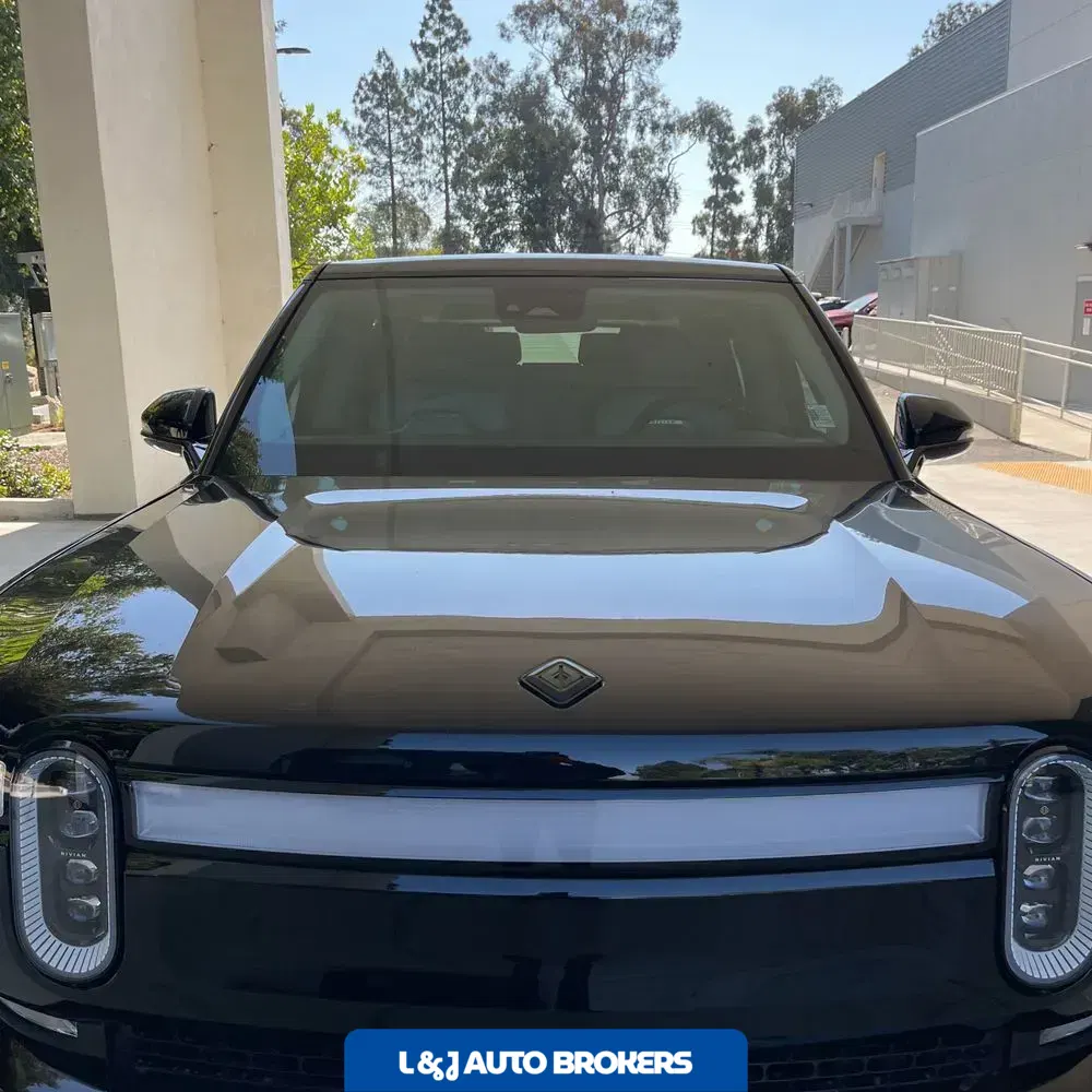 2024 Rivian R1S Adventure Dual-Motor