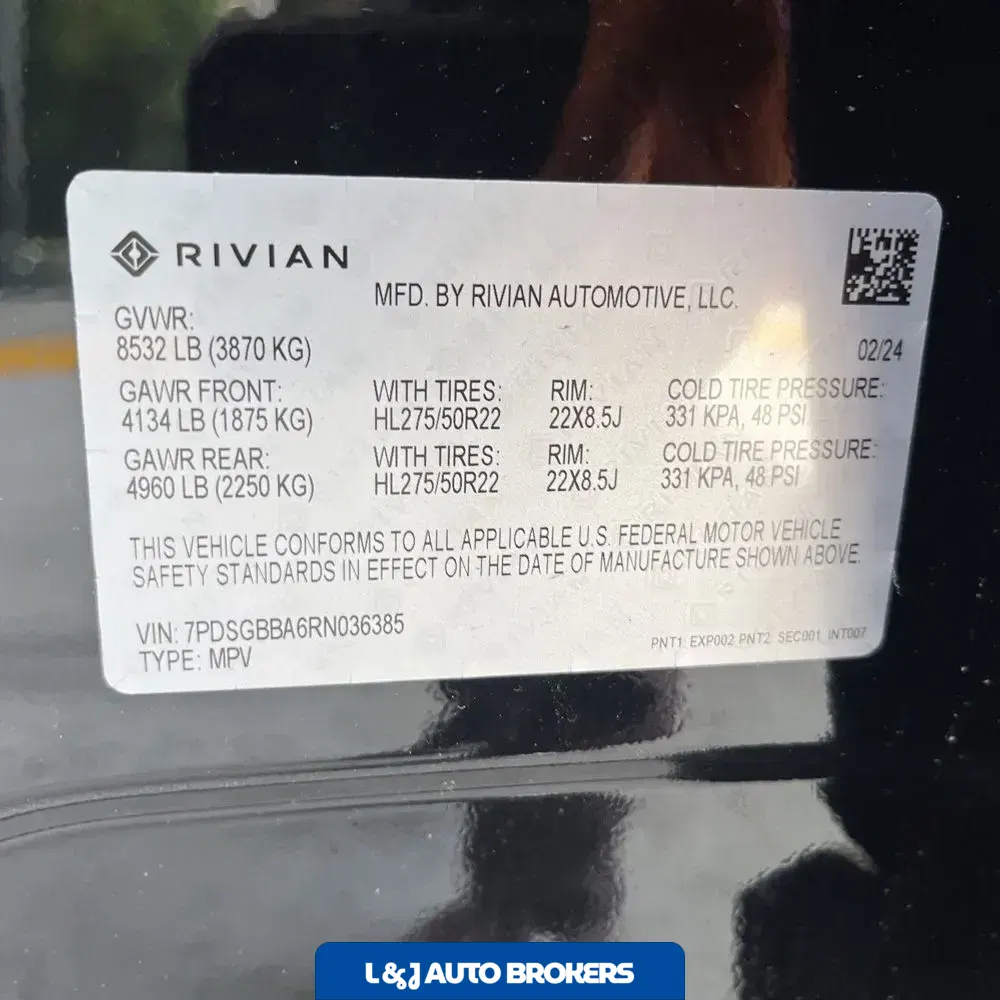 2024 Rivian R1S Adventure Dual-Motor