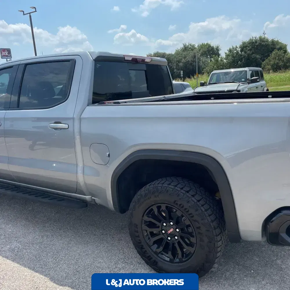 2023 GMC Sierra 1500 AT4X
