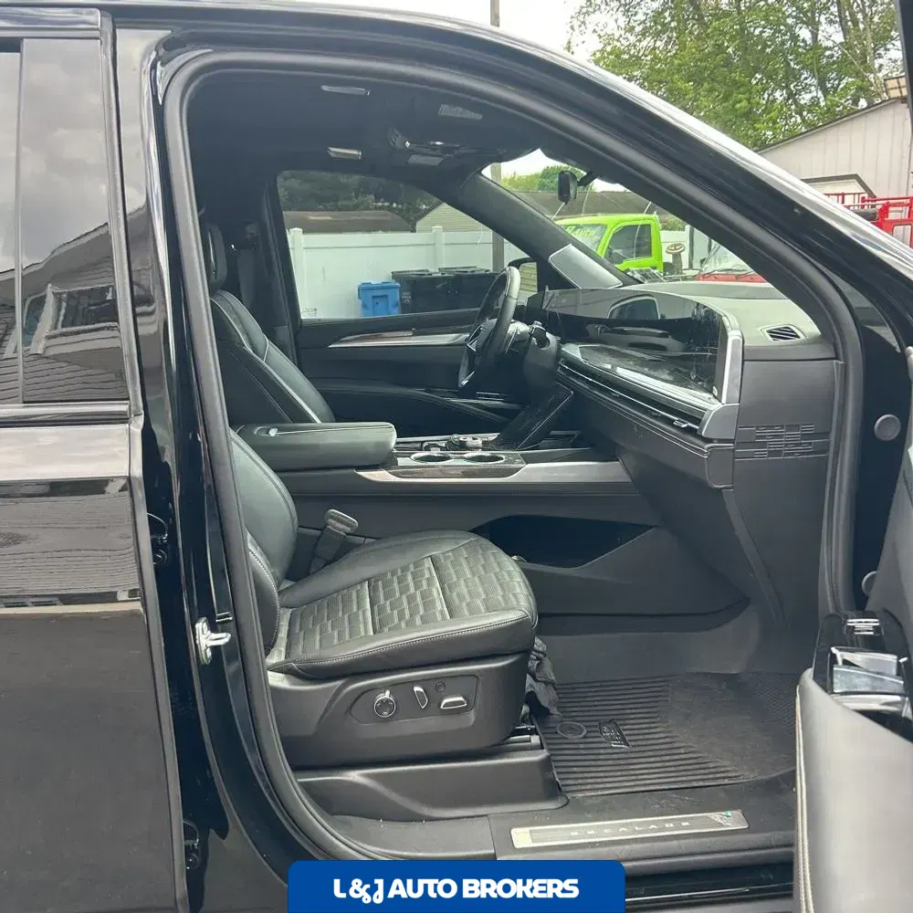 2026 Cadillac Escalade-V ESV Base