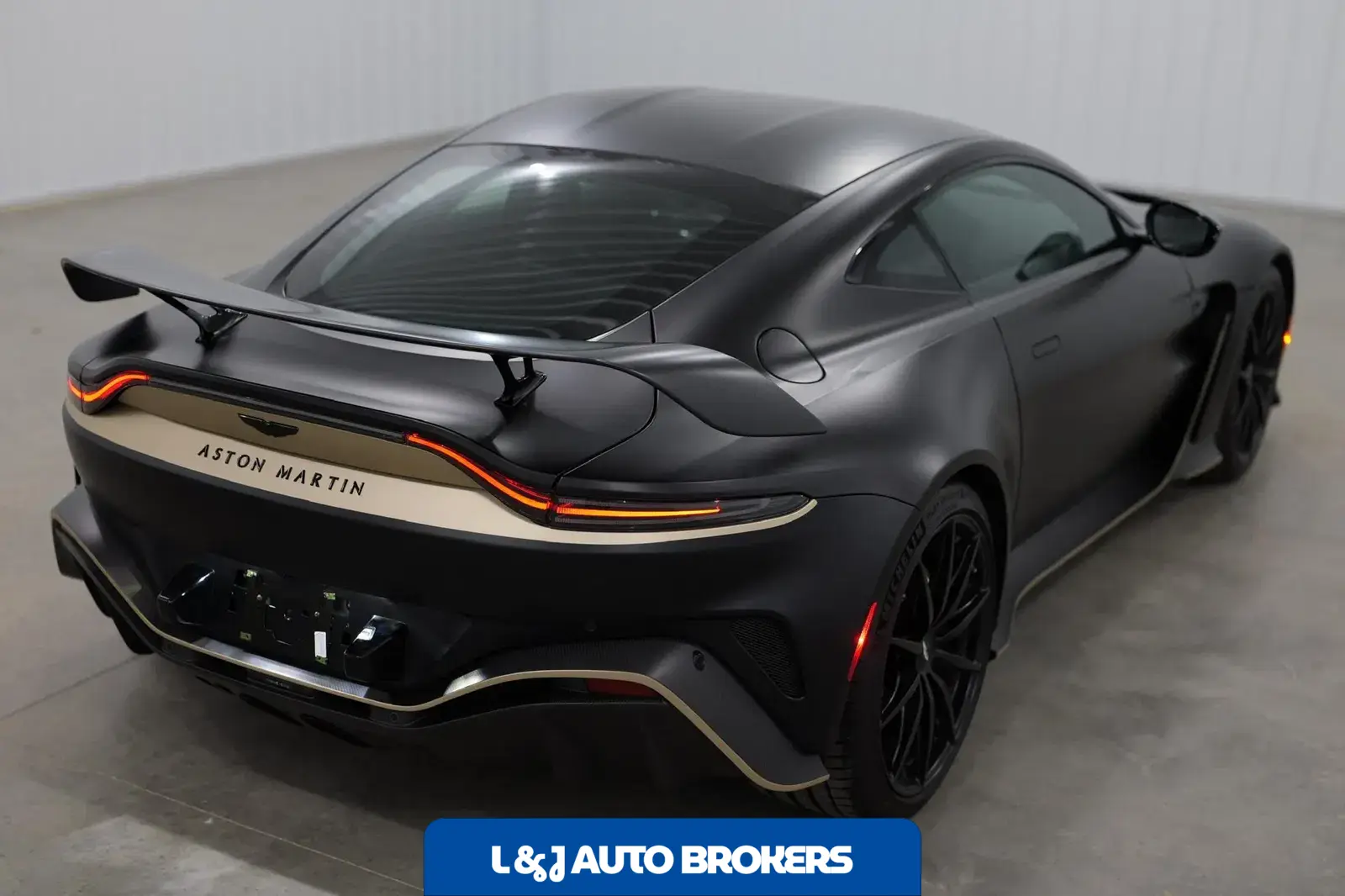 2023 Aston Martin V12 Vantage Coupe