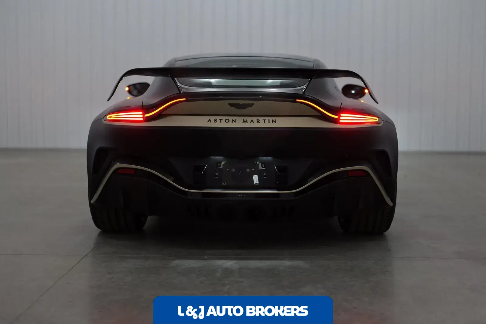 2023 Aston Martin V12 Vantage Coupe