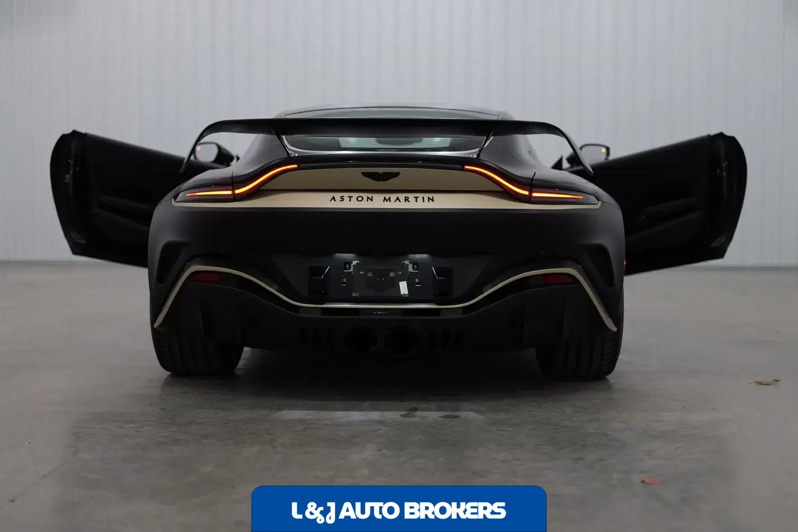 2023 Aston Martin V12 Vantage Coupe