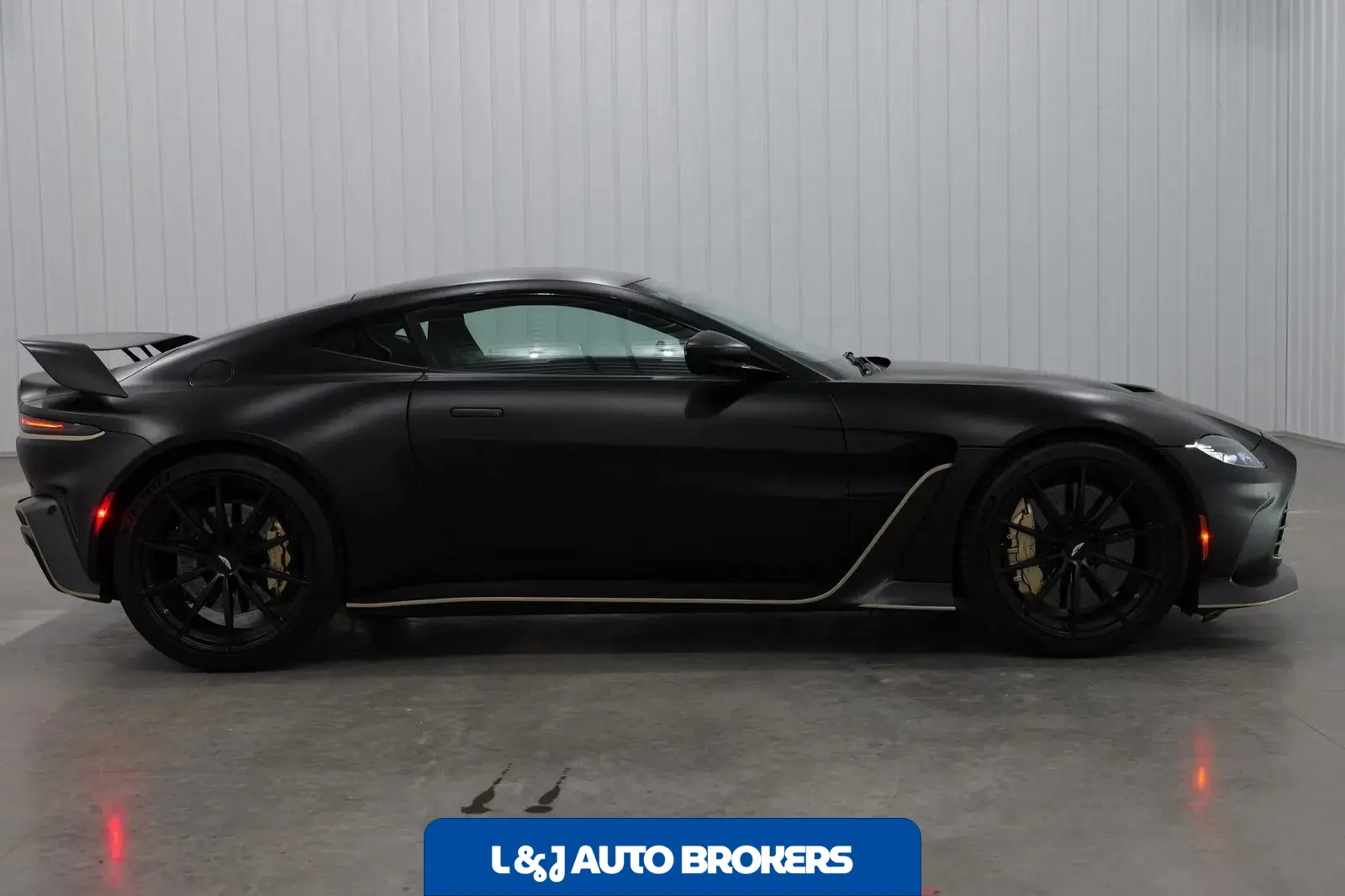 2023 Aston Martin V12 Vantage Coupe