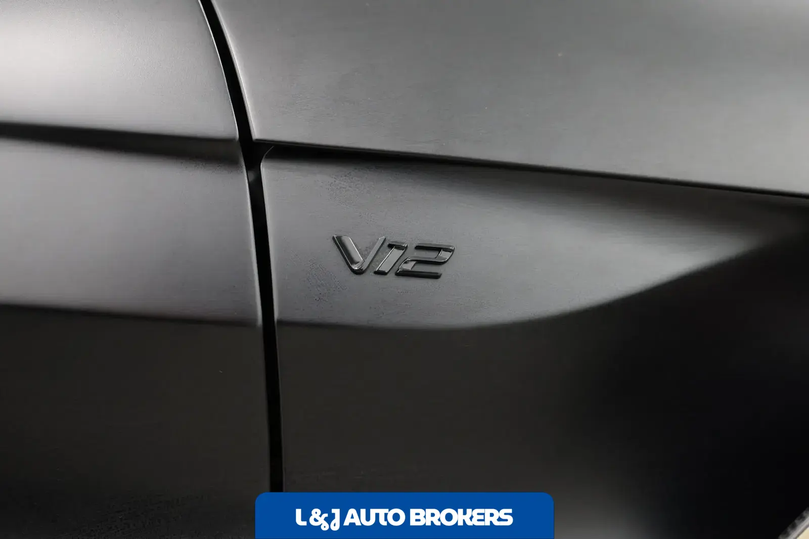 2023 Aston Martin V12 Vantage Coupe