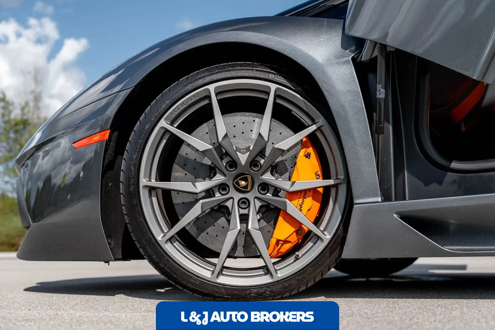 2015 Lamborghini Aventador LP700-4 Roadster