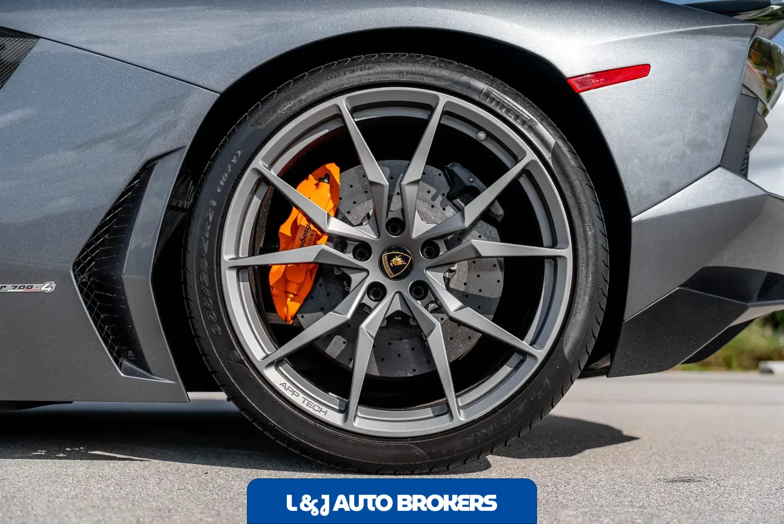2015 Lamborghini Aventador LP700-4 Roadster