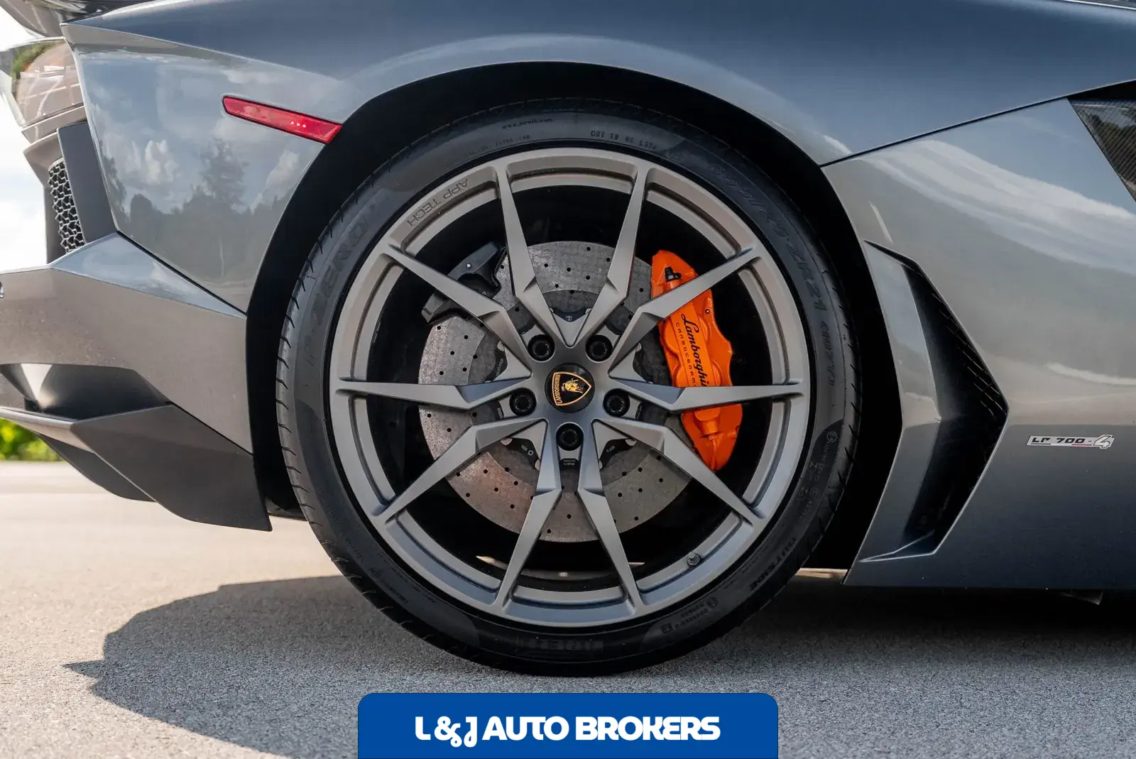 2015 Lamborghini Aventador LP700-4 Roadster
