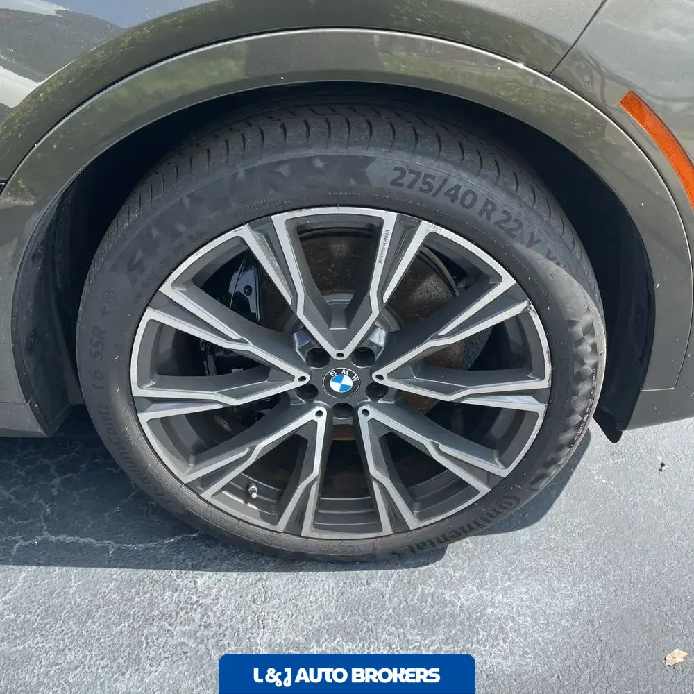 2022 BMW X7 M50i