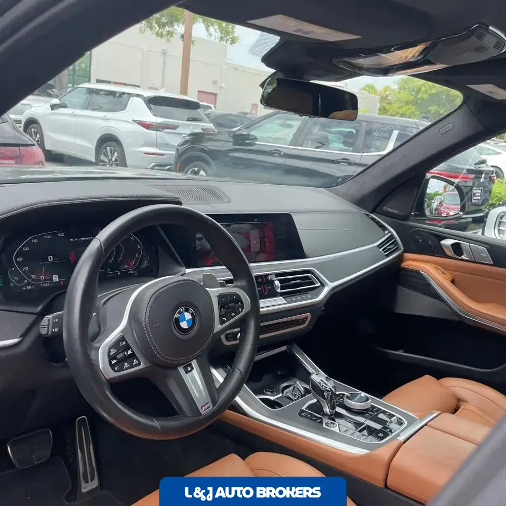 2022 BMW X7 M50i