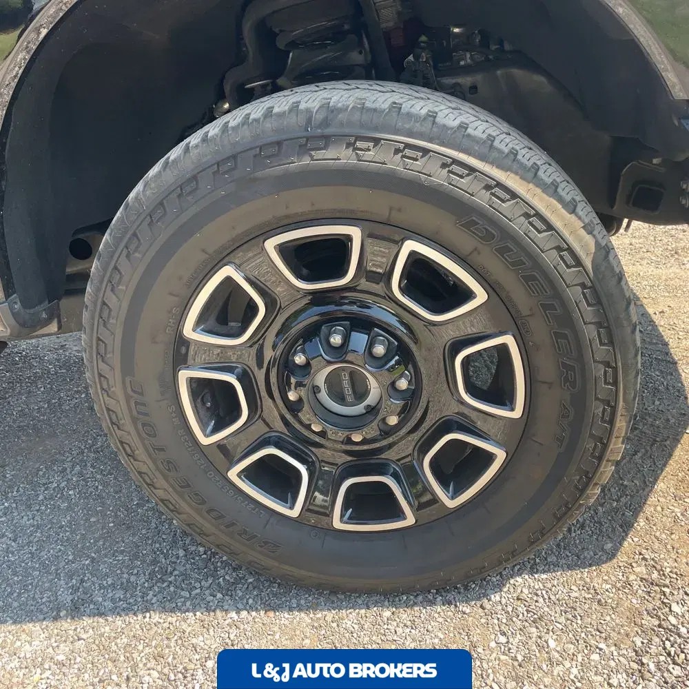 2025 Ford F-250 Super Duty Platinum
