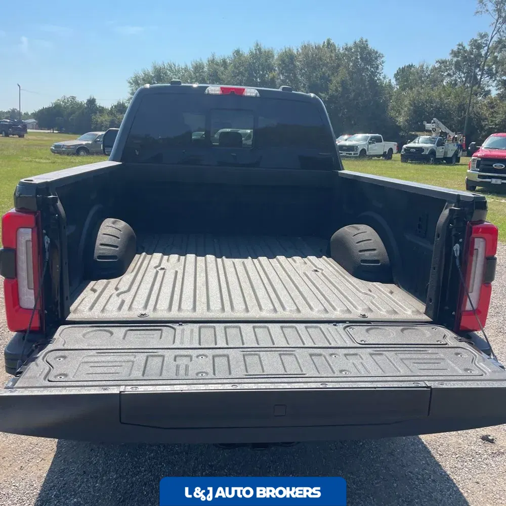 2025 Ford F-250 Super Duty Platinum