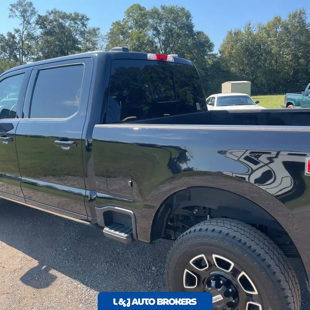 2025 Ford F-250 Super Duty Platinum