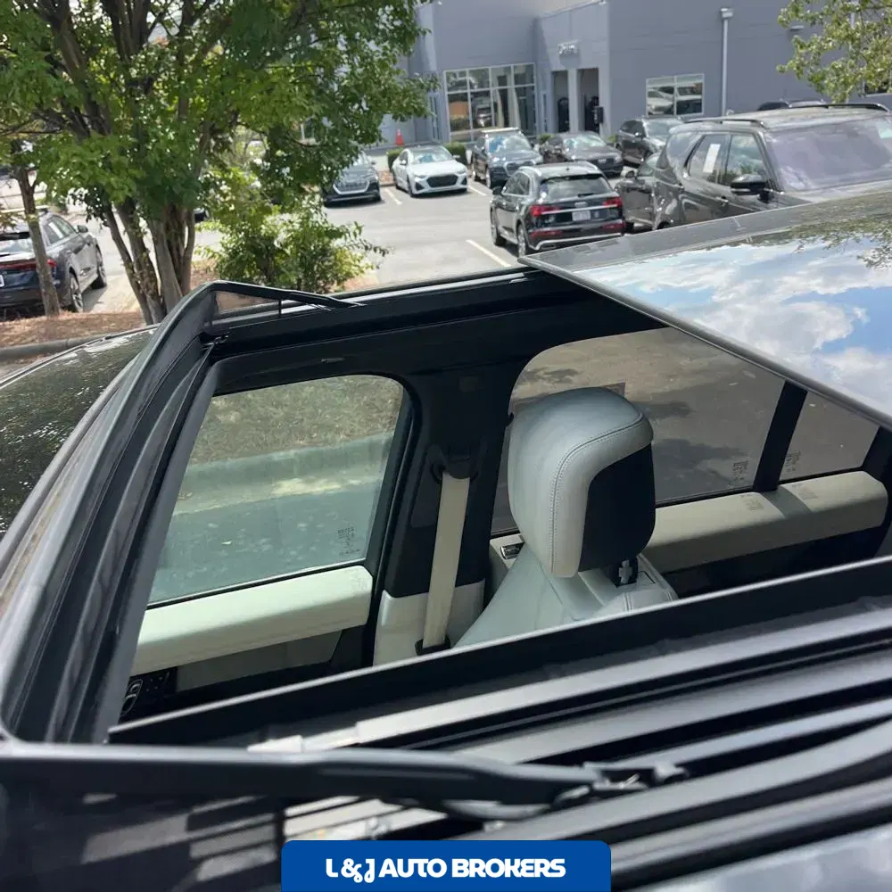 2022 Land Rover Range Rover P525 HSE Westminster Edition