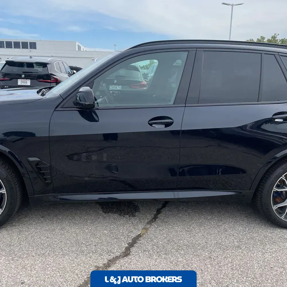 2026 BMW X5 M60i