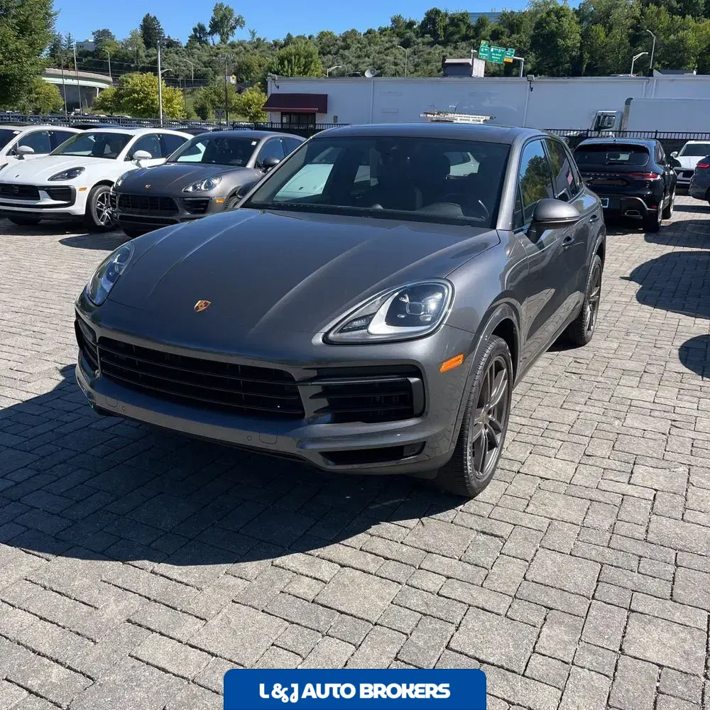 2022 Porsche Cayenne Base