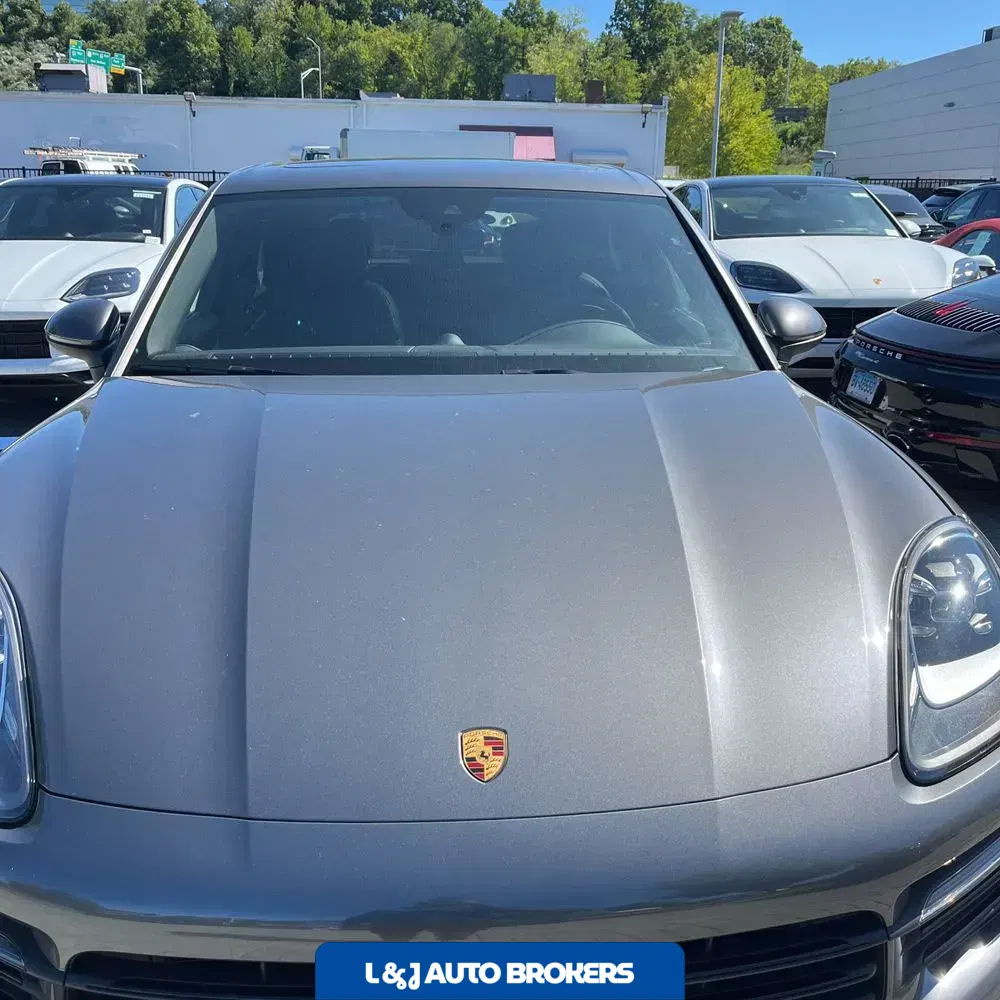 2022 Porsche Cayenne Base